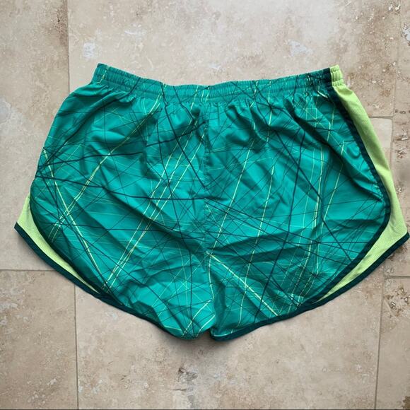 Nike dri-fit running trainer shorts - Picture 2 of 6